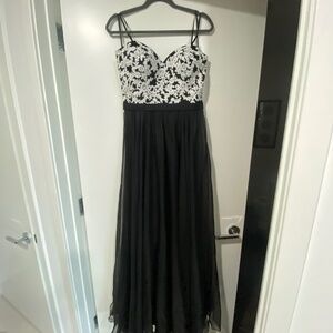Cache elegant gown